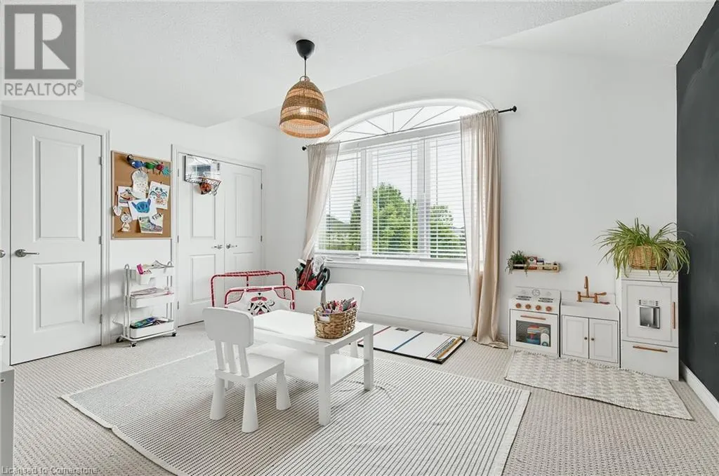 4884 ALLAN Court