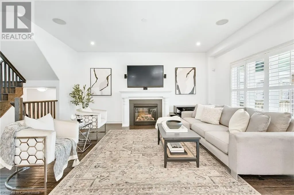 4884 ALLAN Court