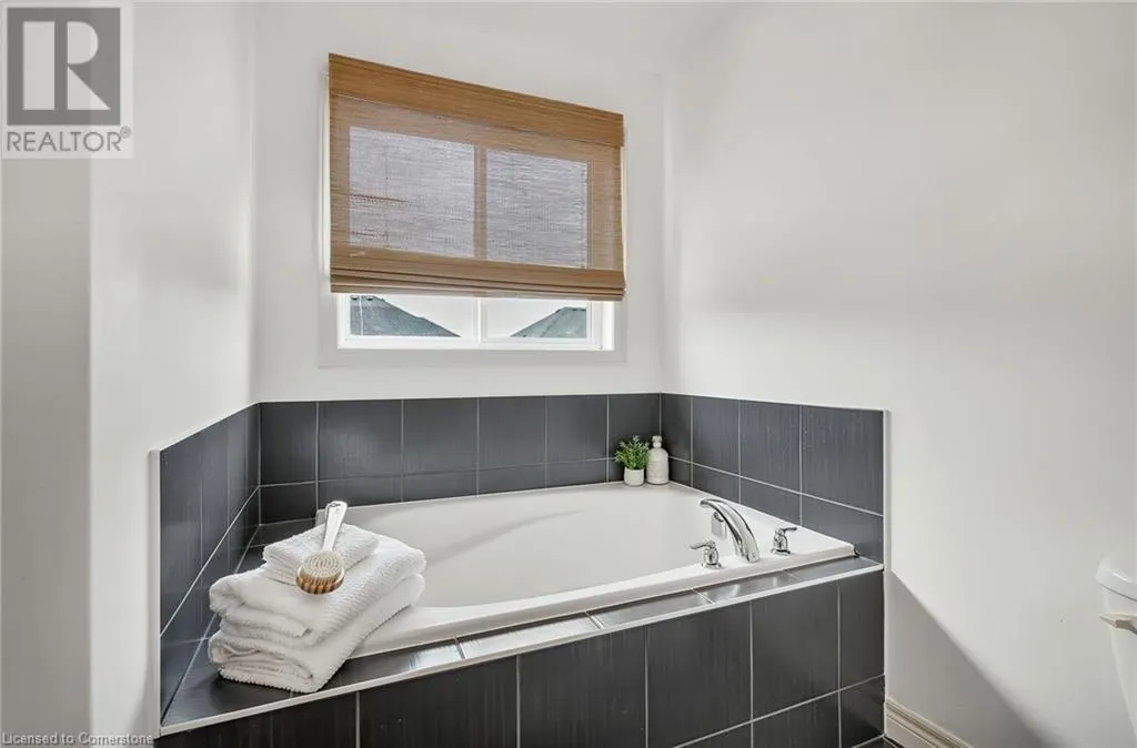 4884 ALLAN Court