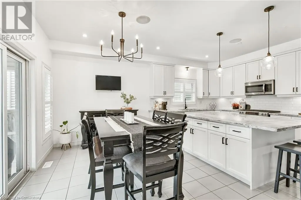 4884 ALLAN Court