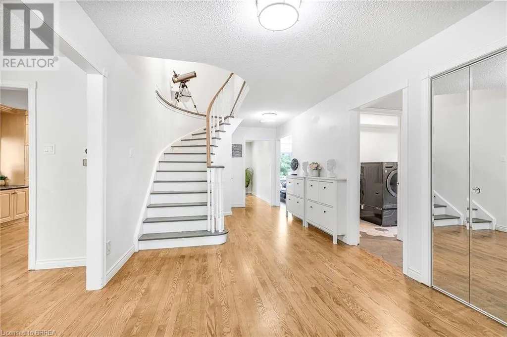 26 DUNDALK Crescent