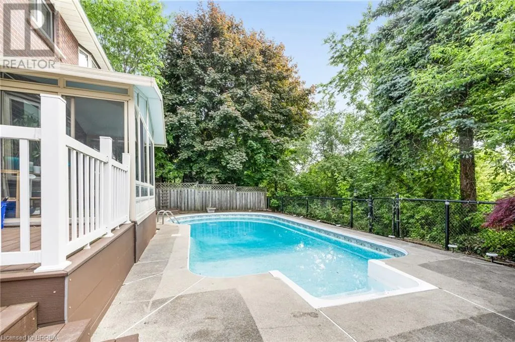 26 DUNDALK Crescent