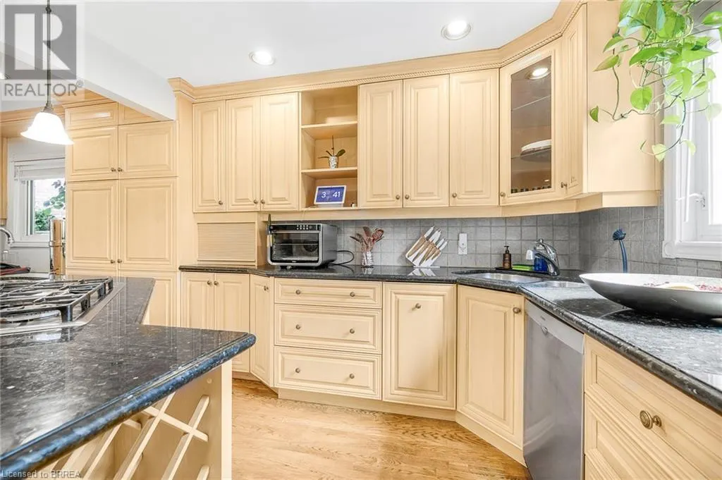 26 DUNDALK Crescent