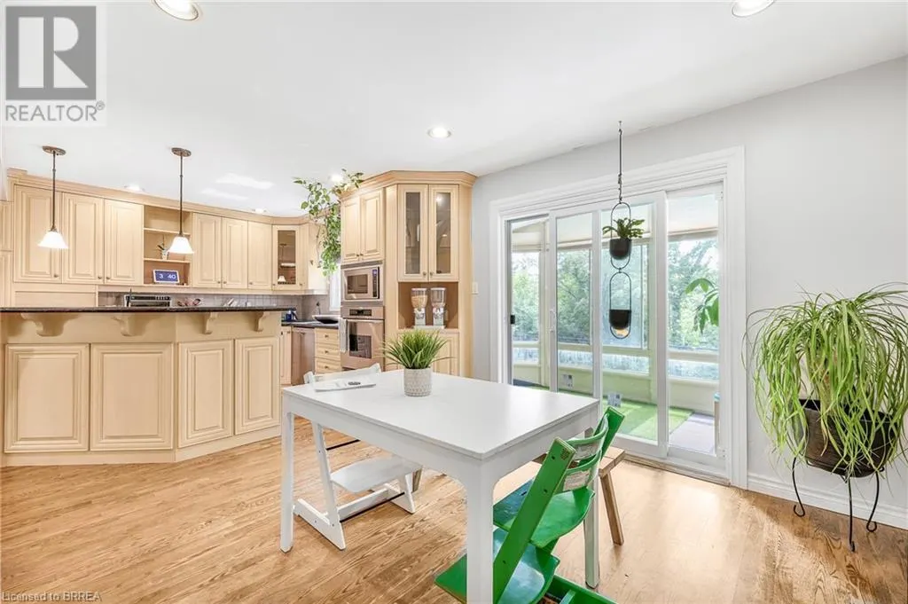 26 DUNDALK Crescent