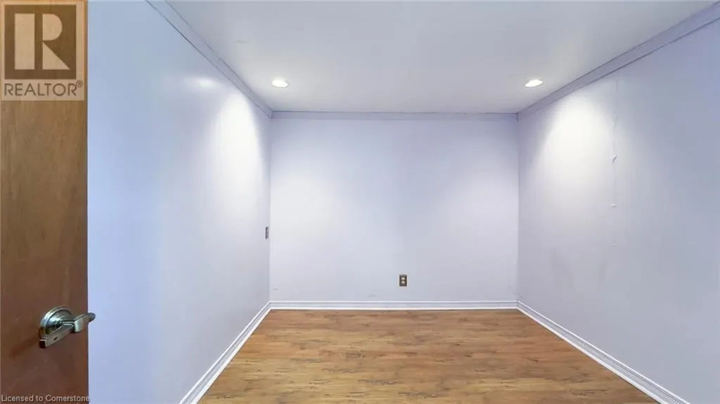 1061 HENRY Street