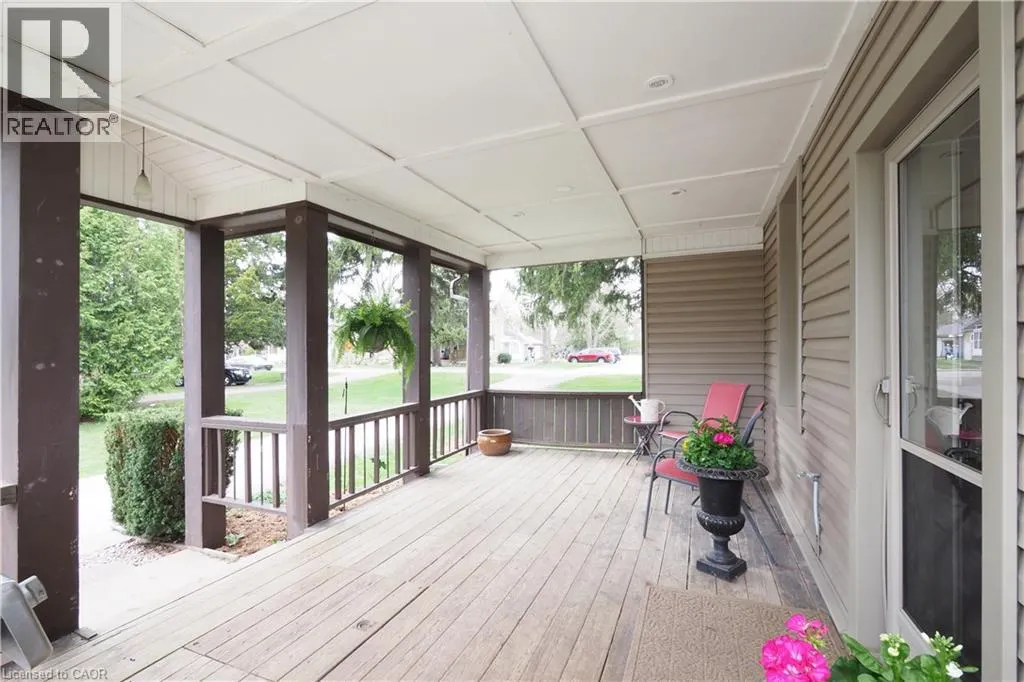 107 WOOLWICH Street S