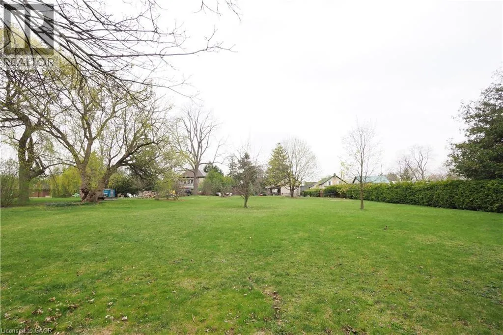 107 WOOLWICH Street S