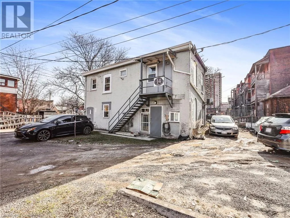 14 VICTORIA Avenue N