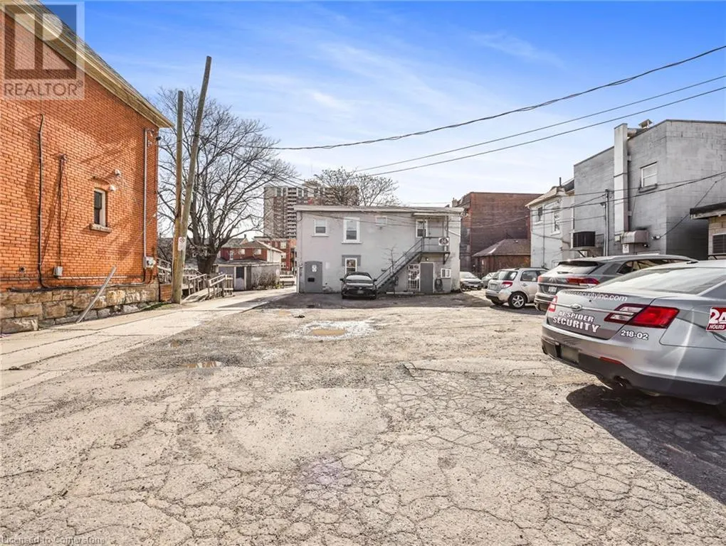 14 VICTORIA Avenue N