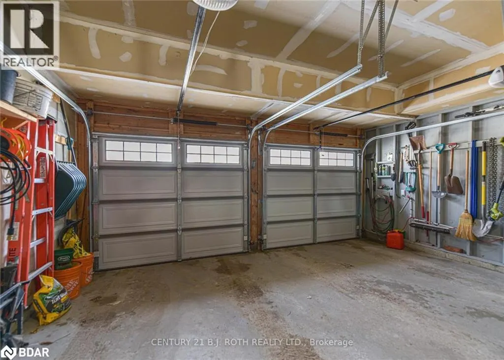 37 TANGLEWOOD Crescent