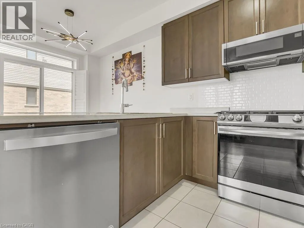 104 OAKTREE Drive