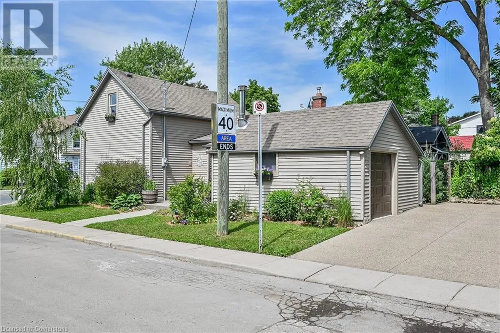 287 KING Street W