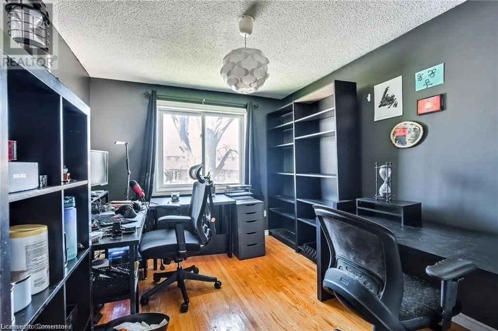 2700 BARTON Street E Unit# 2, #2