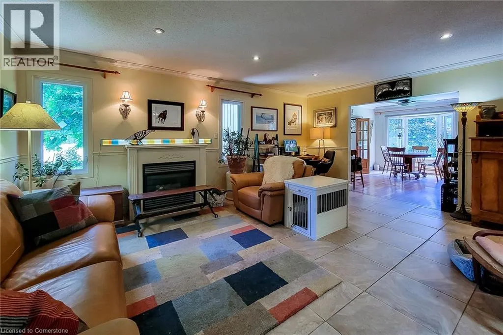 120 PAULINE JOHNSON Road