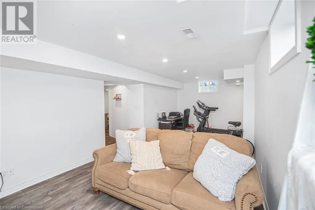 31 GRIFFITH Drive
