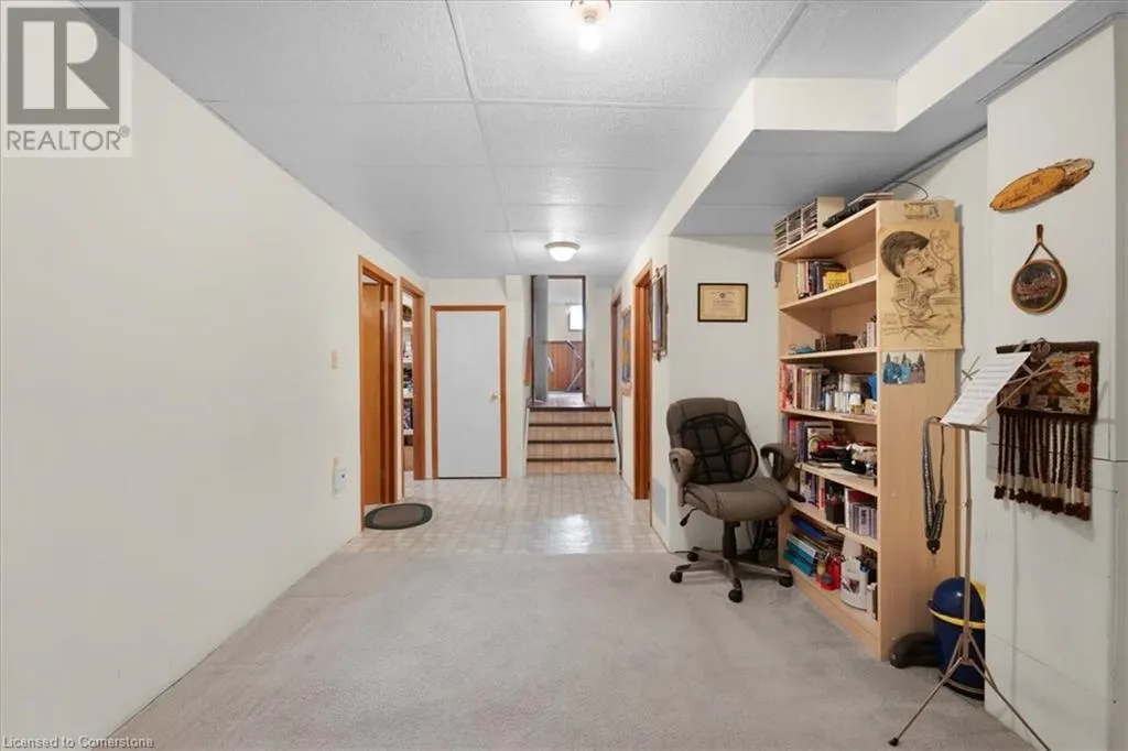 7994 OAKRIDGE Drive