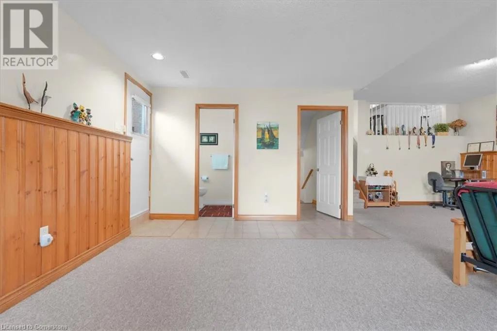 7994 OAKRIDGE Drive