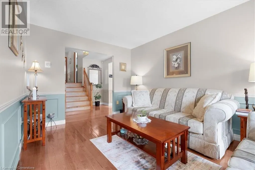 7994 OAKRIDGE Drive