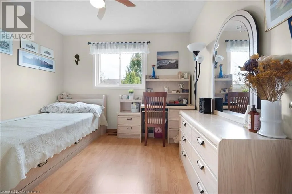7994 OAKRIDGE Drive