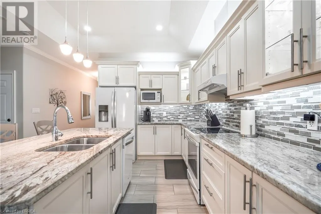 194 DONLY Drive S Unit# 13, #13
