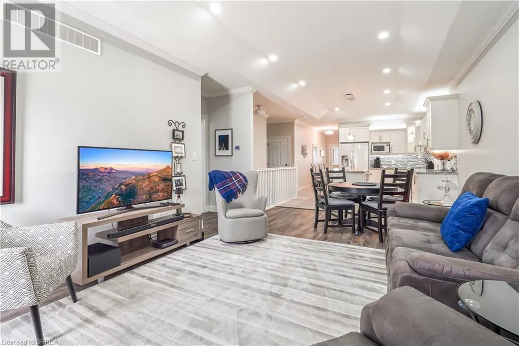 194 DONLY Drive S Unit# 13, #13