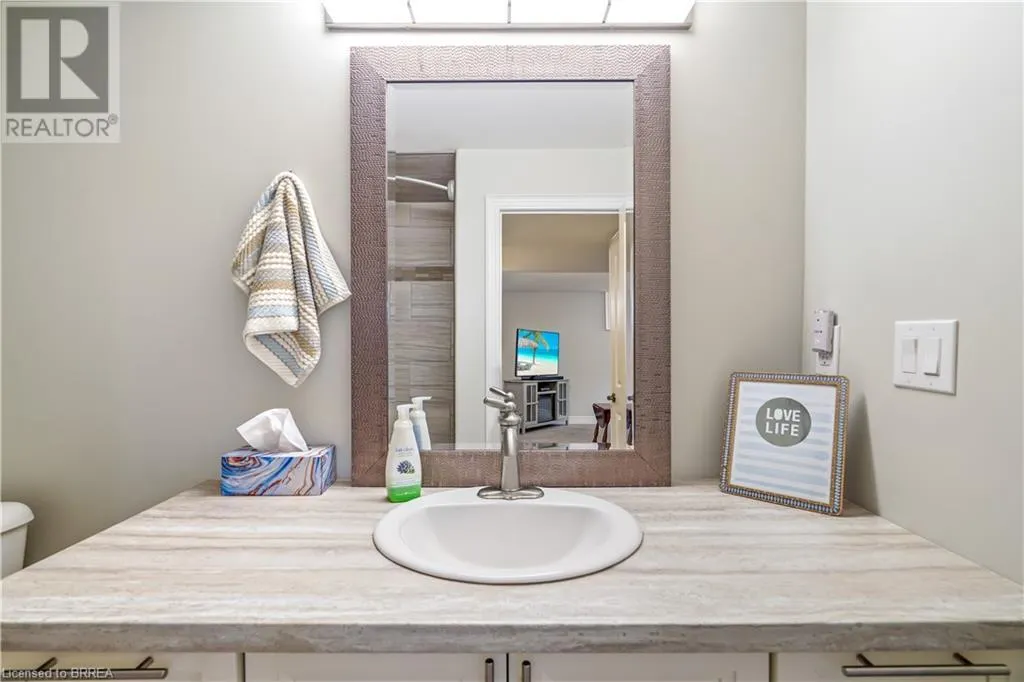 194 DONLY Drive S Unit# 13, #13