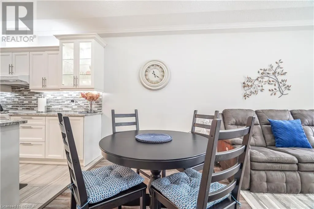 194 DONLY Drive S Unit# 13, #13