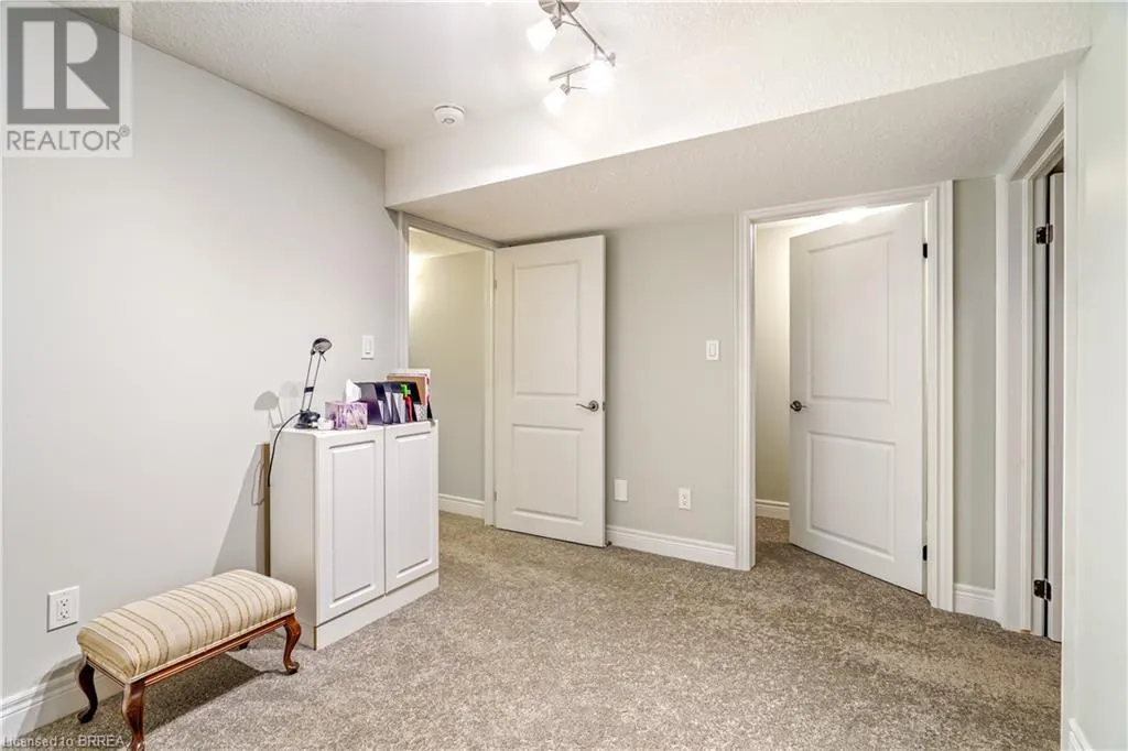 194 DONLY Drive S Unit# 13, #13