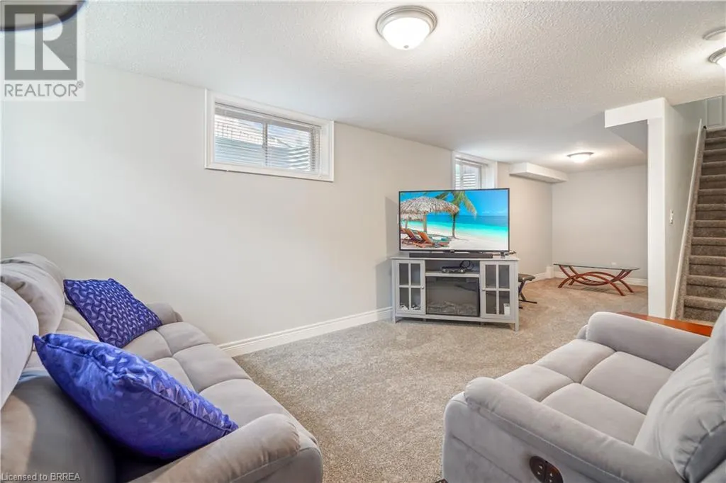 194 DONLY Drive S Unit# 13, #13