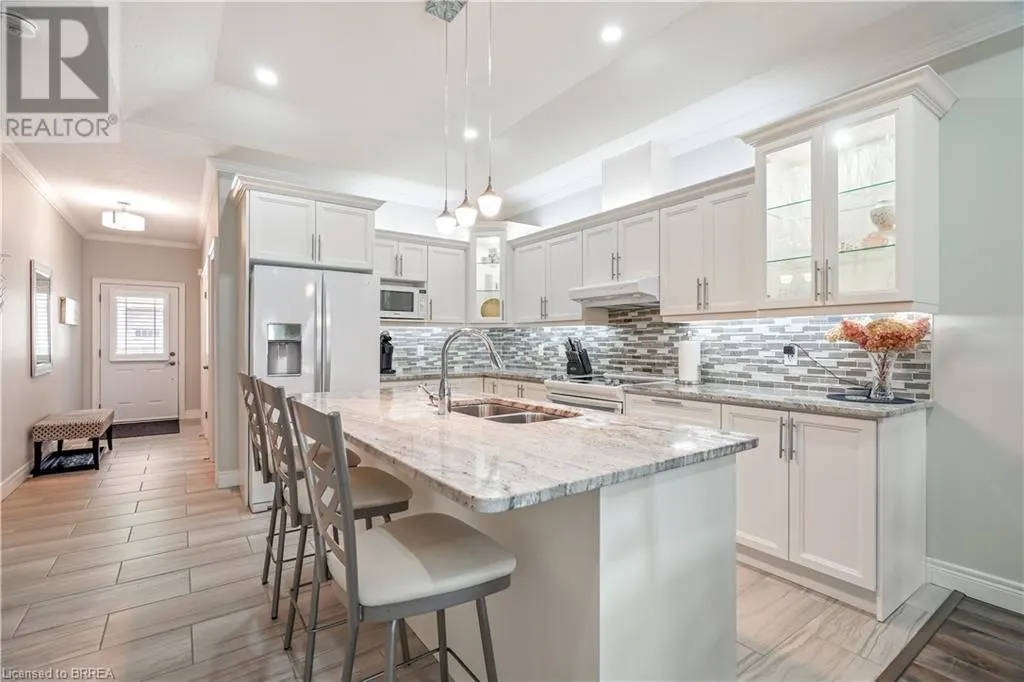 194 DONLY Drive S Unit# 13, #13