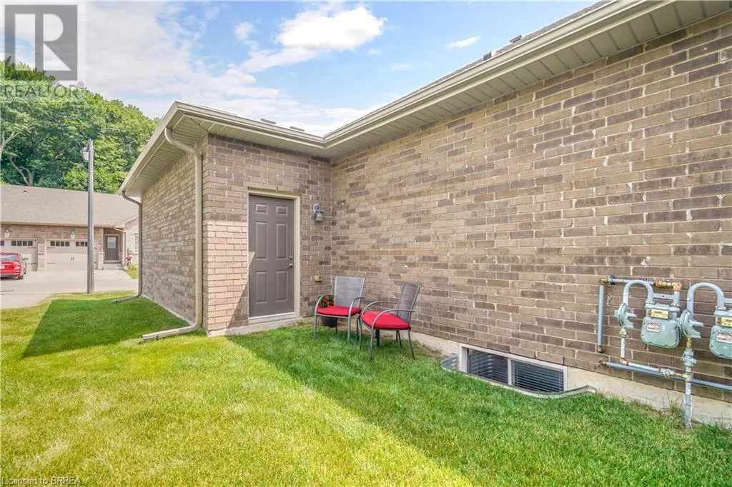 194 DONLY Drive S Unit# 13, #13