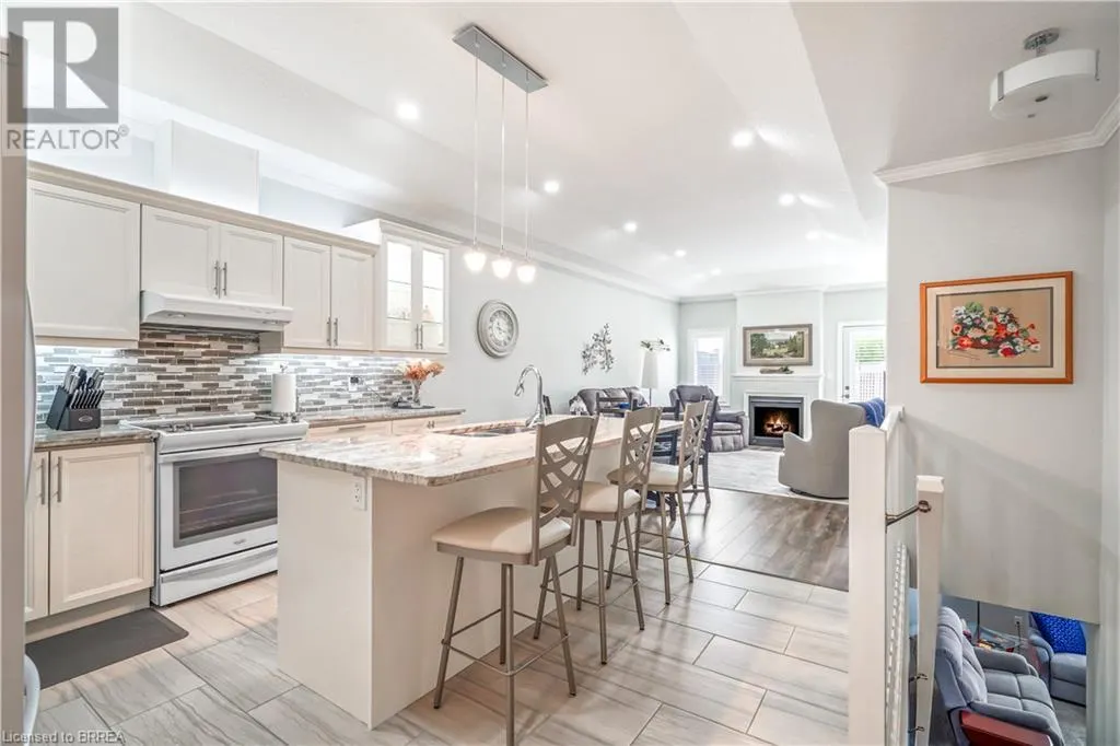 194 DONLY Drive S Unit# 13, #13