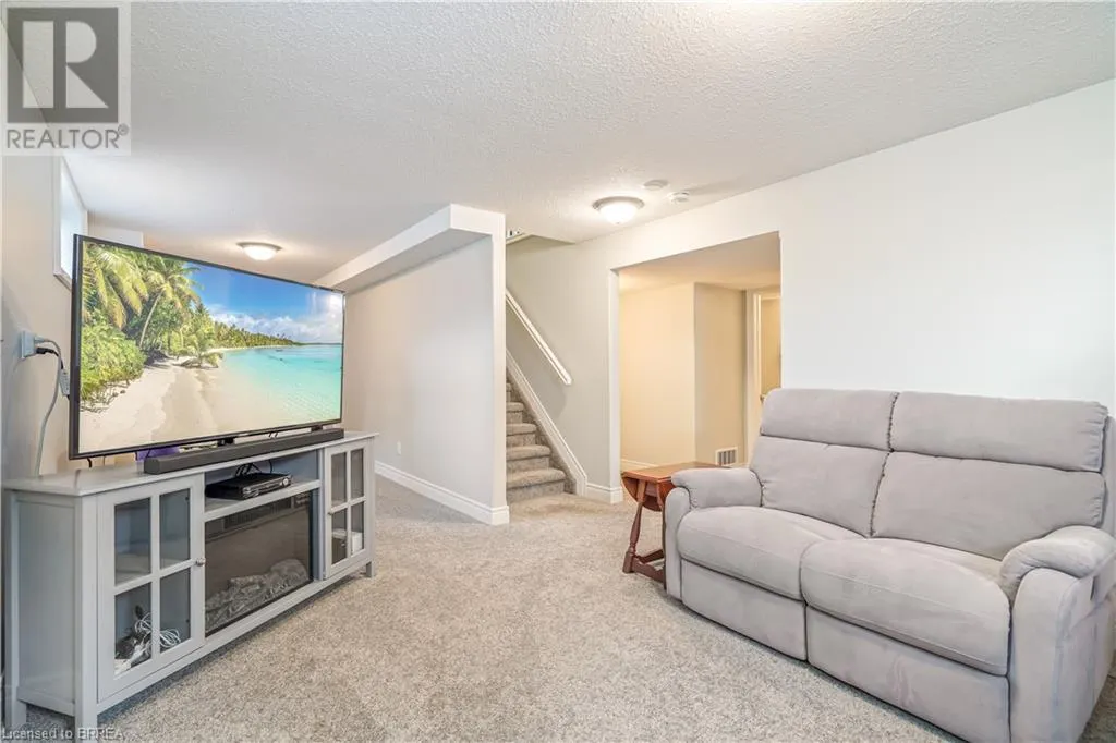 194 DONLY Drive S Unit# 13, #13