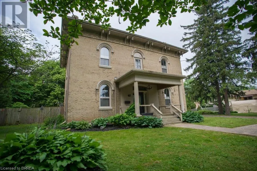 40 OAKHILL Drive