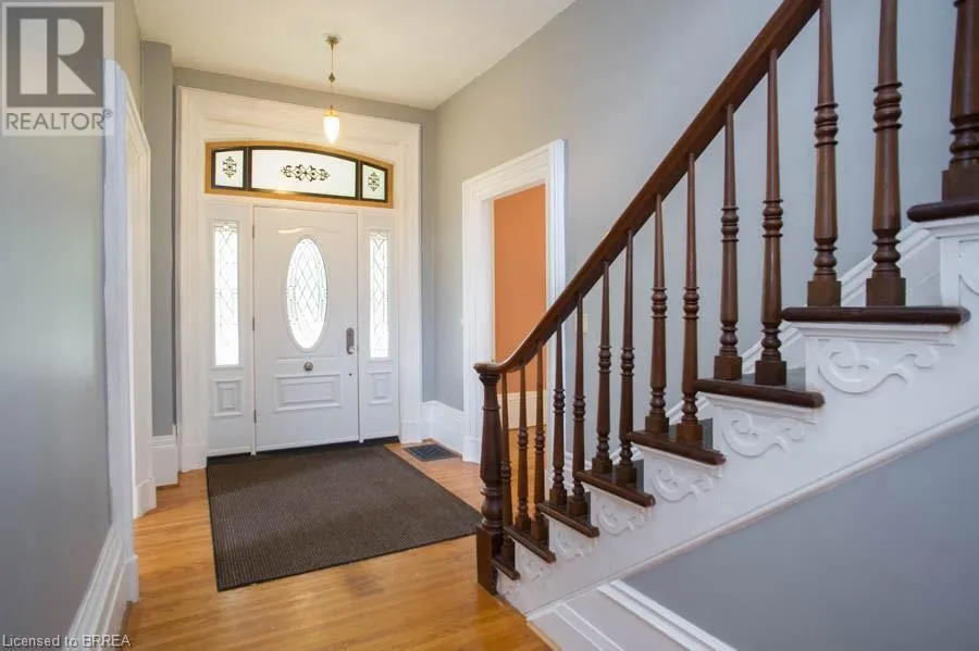 40 OAKHILL Drive
