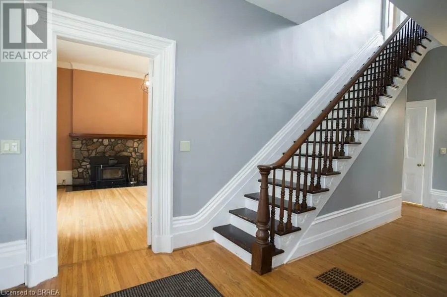 40 OAKHILL Drive