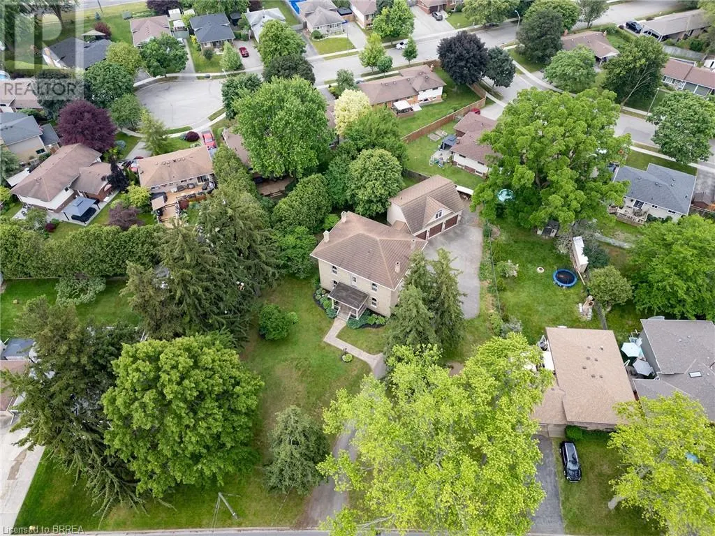 40 OAKHILL Drive