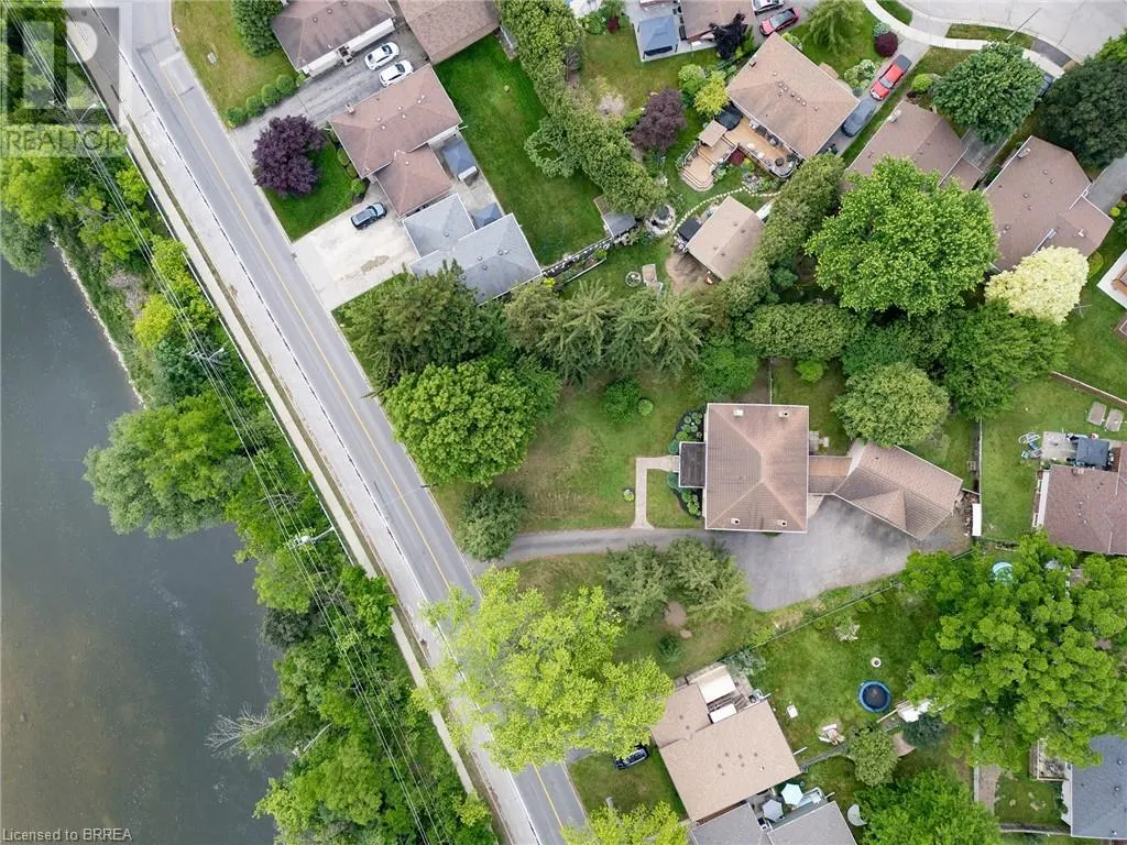 40 OAKHILL Drive