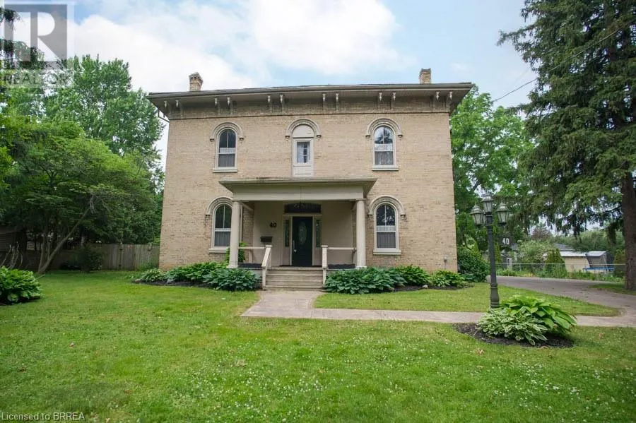 40 OAKHILL Drive