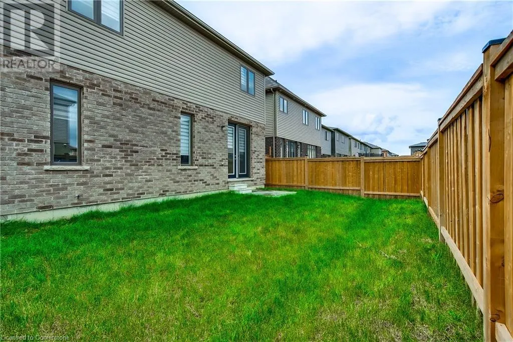 84 COOKE Avenue