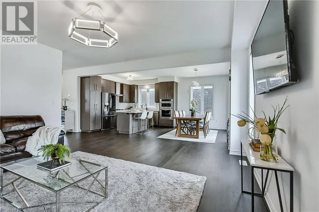 84 COOKE Avenue