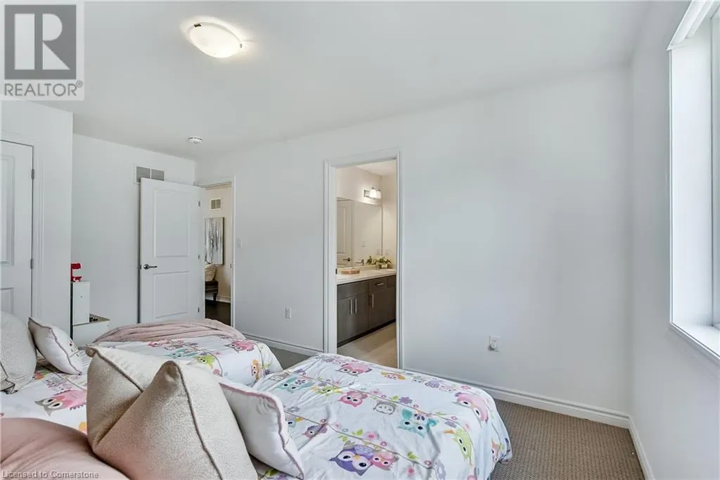 84 COOKE Avenue