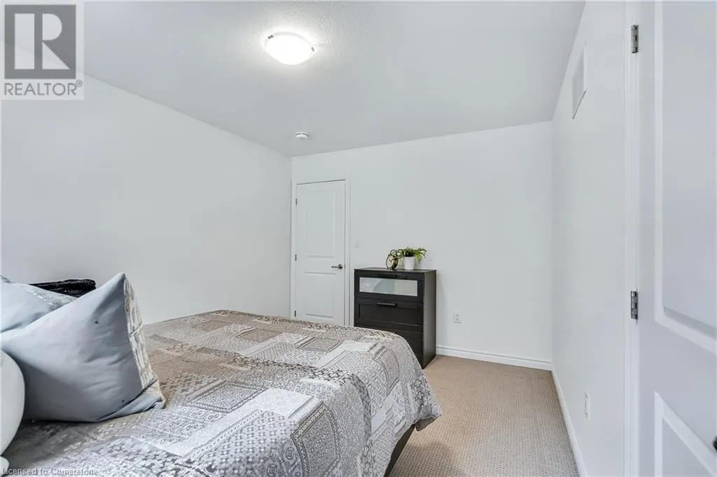 84 COOKE Avenue