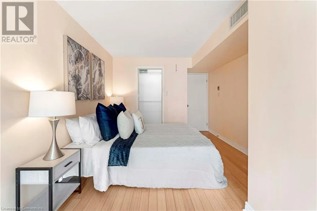 65 SCADDING Avenue Unit# 811, #811
