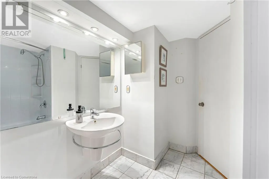 65 SCADDING Avenue Unit# 811, #811