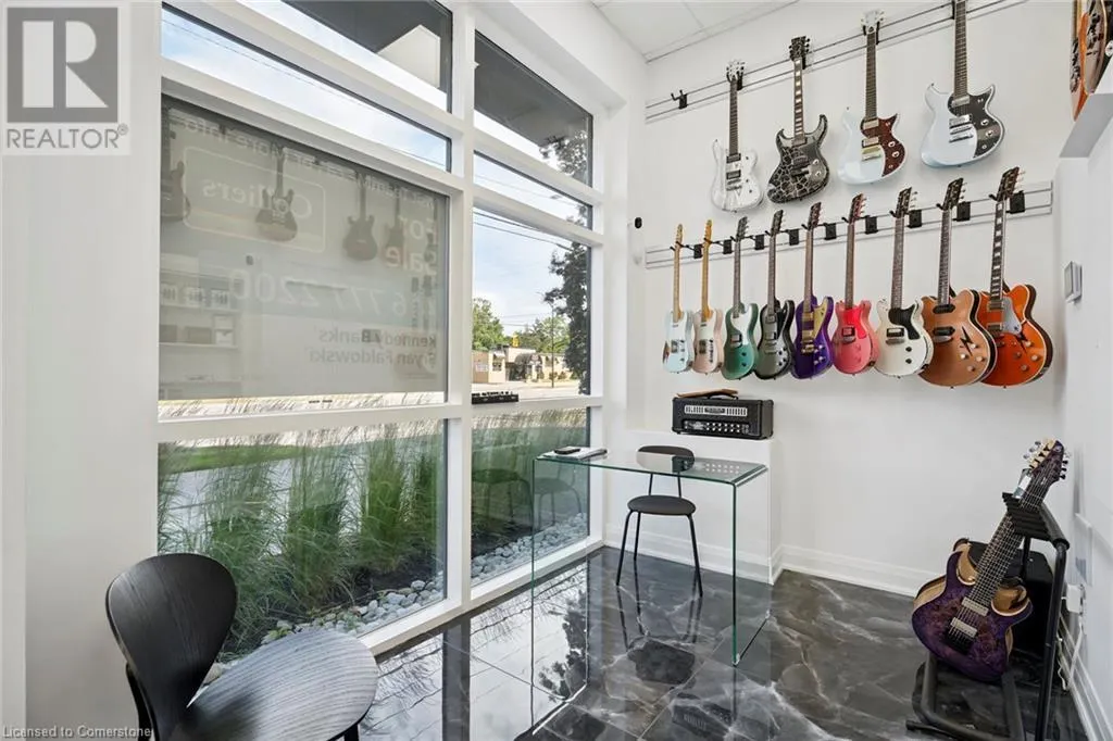 34 PLAINS Road E Unit# 102, #102