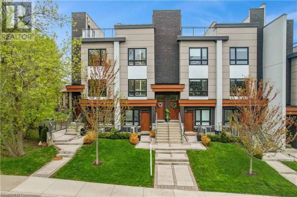 39 ROBINSON Street N Unit# 4, #4