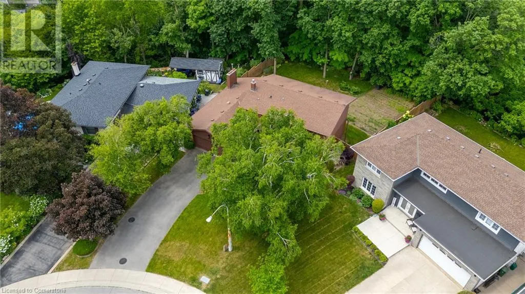13 LESLIE Drive