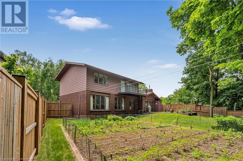 13 LESLIE Drive