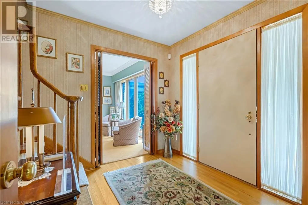 13 LESLIE Drive